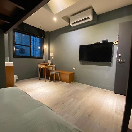 良文旅2館ryou Hotel Vintage - II ไถหนาน ภายนอก รูปภาพ