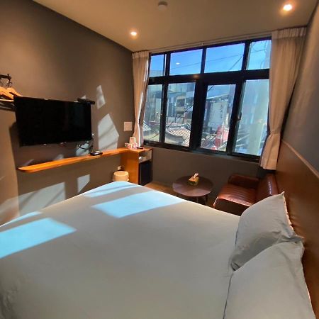 良文旅2館ryou Hotel Vintage - II ไถหนาน ภายนอก รูปภาพ