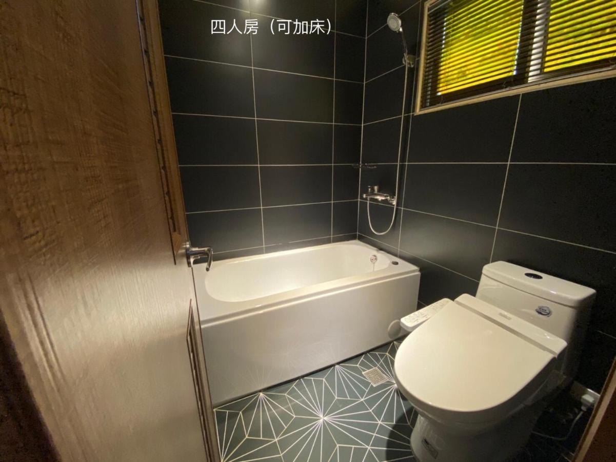 良文旅2館ryou Hotel Vintage - II ไถหนาน ภายนอก รูปภาพ