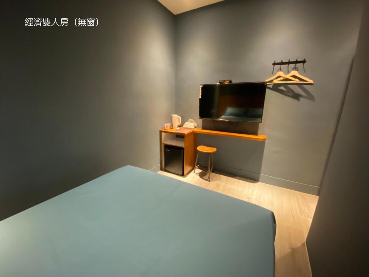 良文旅2館ryou Hotel Vintage - II ไถหนาน ภายนอก รูปภาพ