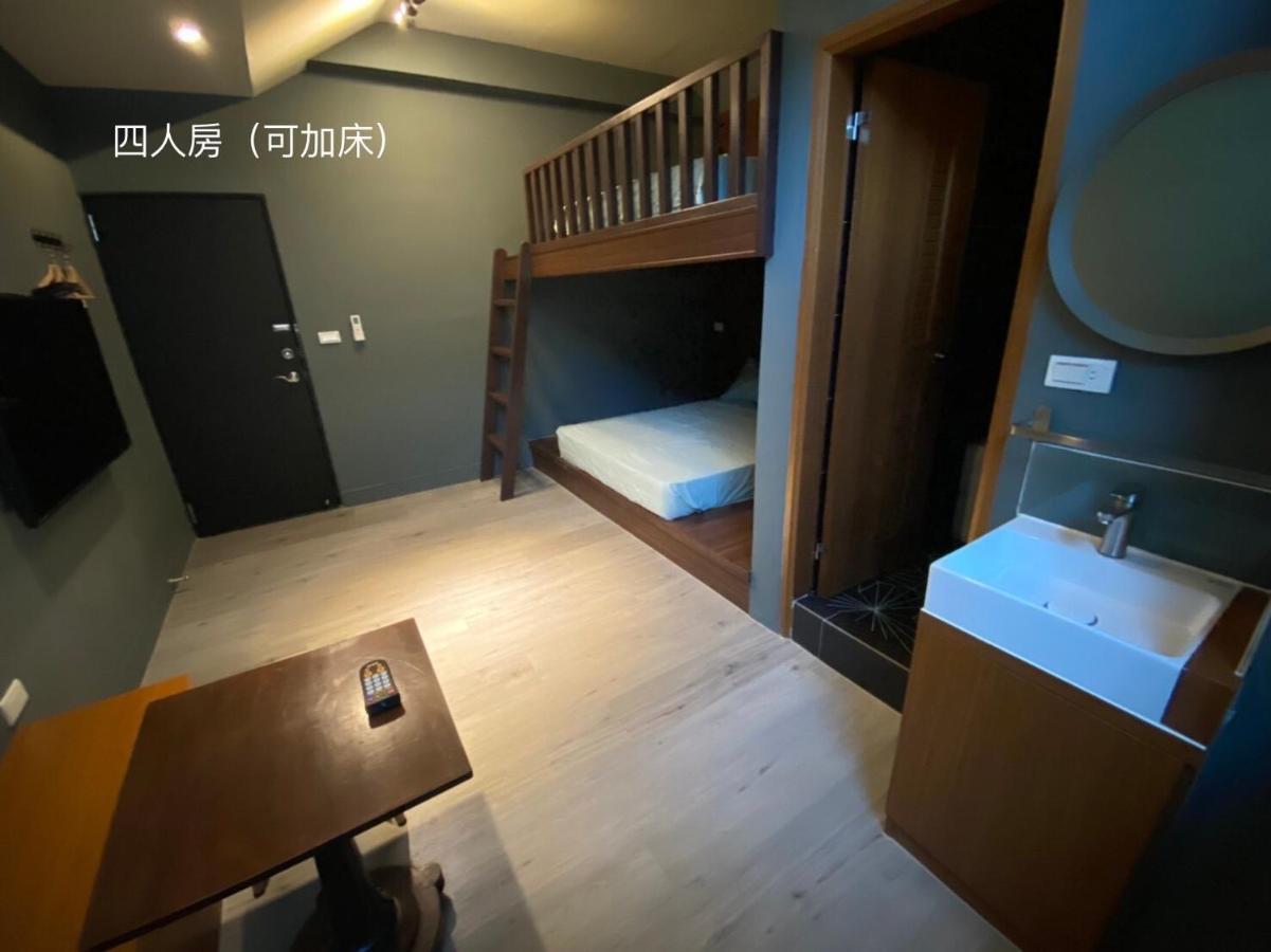 良文旅2館ryou Hotel Vintage - II ไถหนาน ภายนอก รูปภาพ