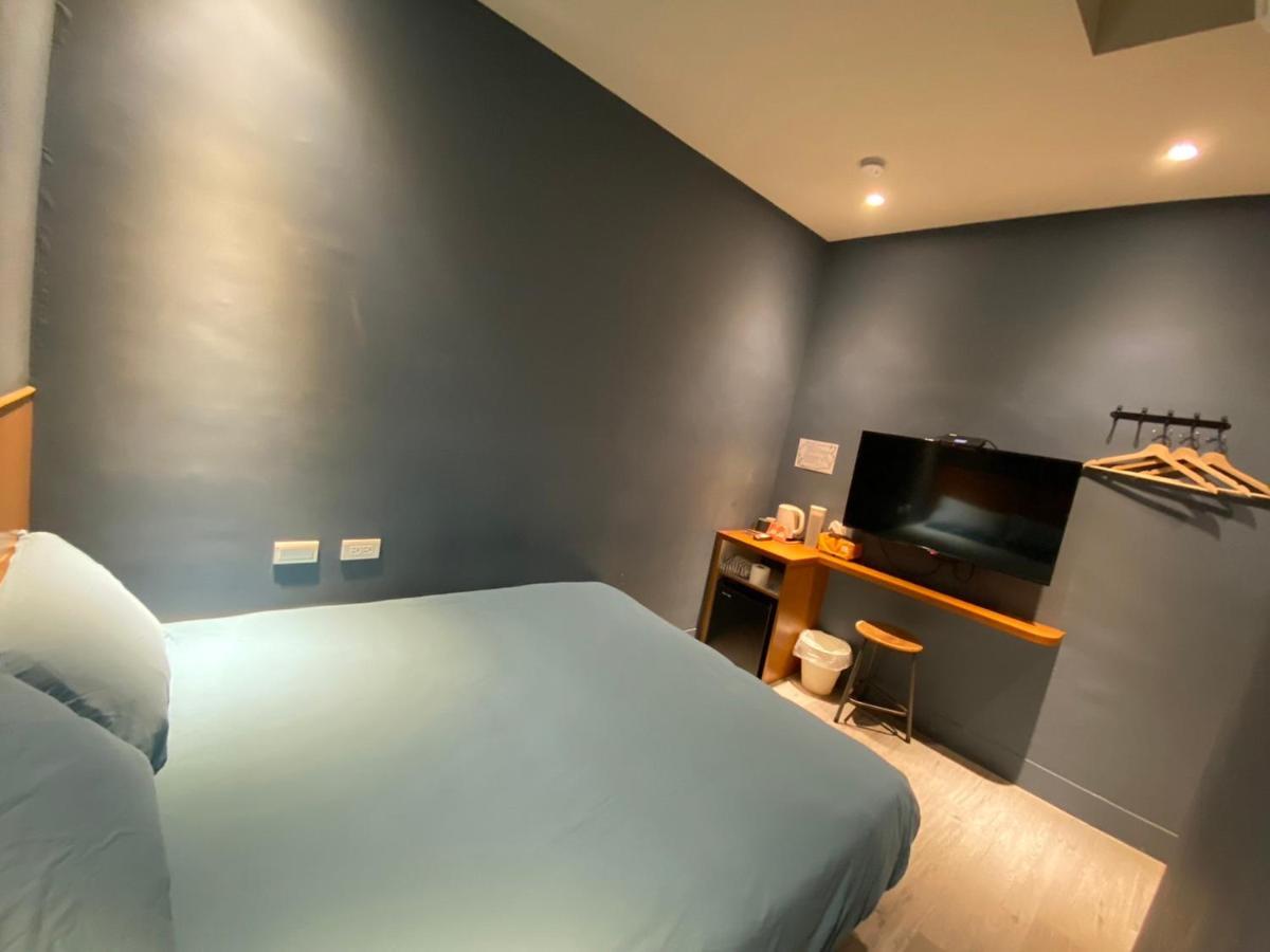良文旅2館ryou Hotel Vintage - II ไถหนาน ภายนอก รูปภาพ