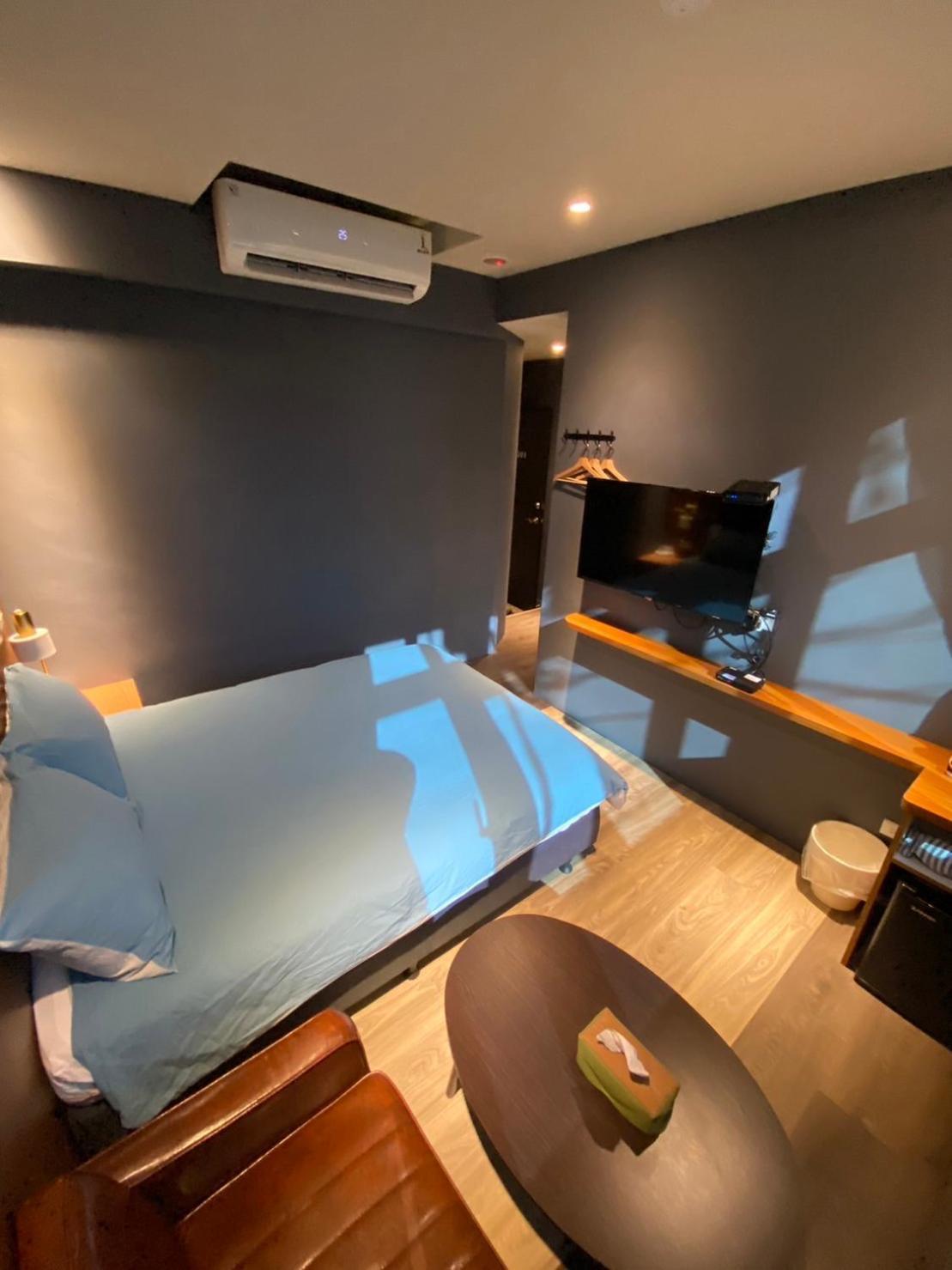良文旅2館ryou Hotel Vintage - II ไถหนาน ภายนอก รูปภาพ