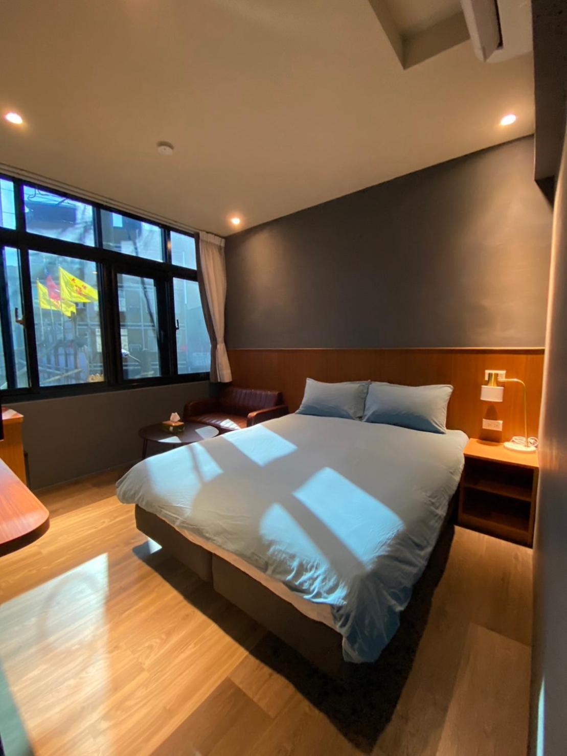 良文旅2館ryou Hotel Vintage - II ไถหนาน ภายนอก รูปภาพ