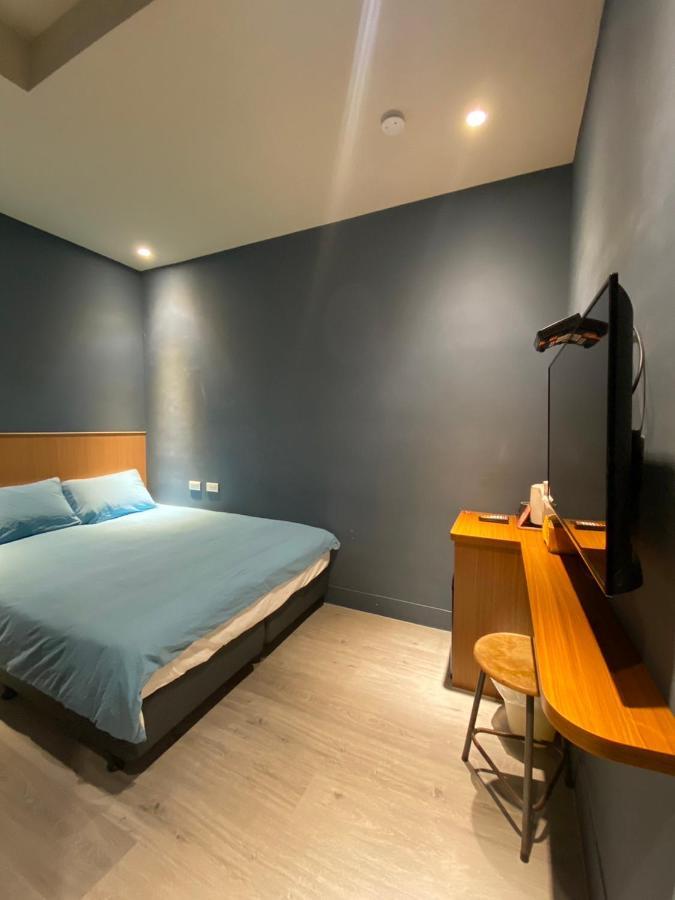 良文旅2館ryou Hotel Vintage - II ไถหนาน ภายนอก รูปภาพ