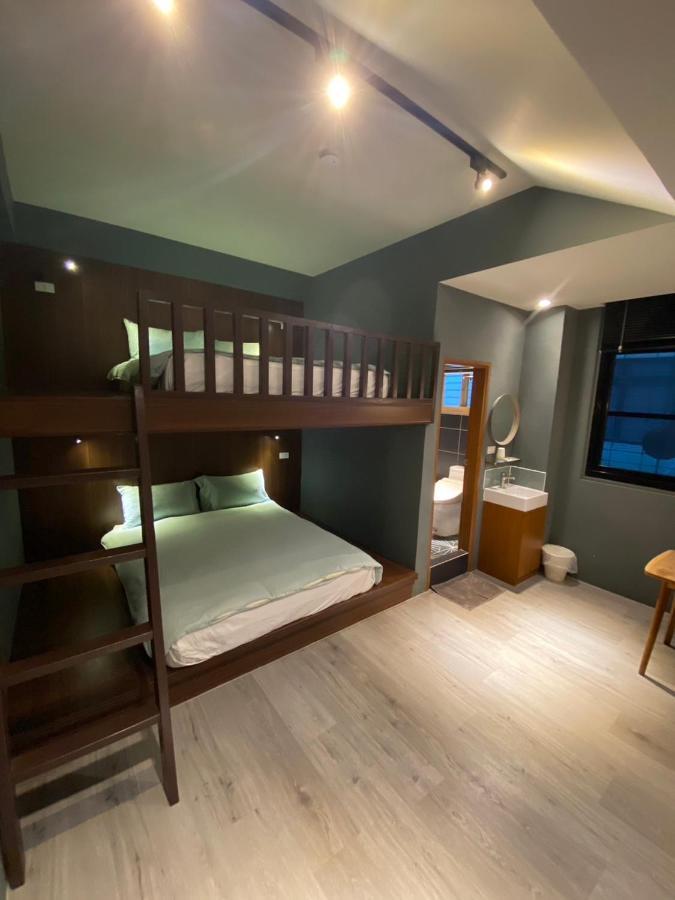 良文旅2館ryou Hotel Vintage - II ไถหนาน ภายนอก รูปภาพ